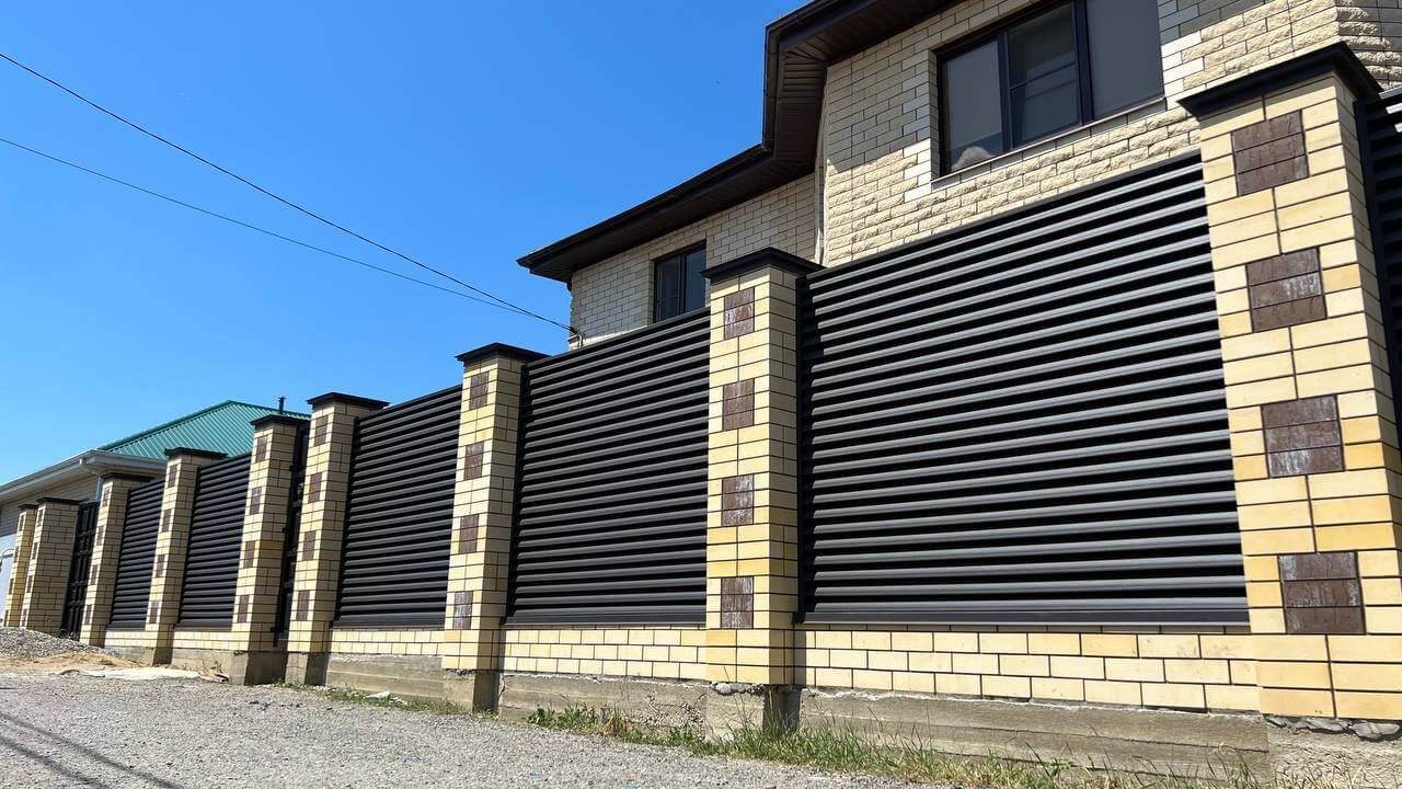 Забор-жалюзи 45м RAL8019 Темный Шоколад матовый в Самаре