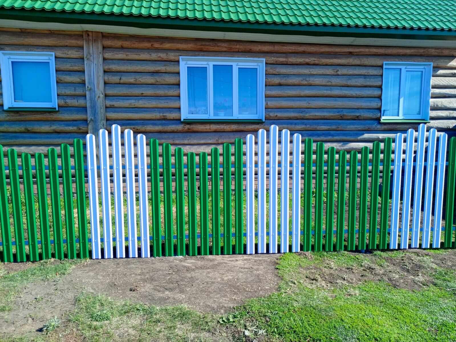 Забор из штакетника 18м в двух цветах RAL9003 Белый + RAL6029 Зеленая Мята в Самаре