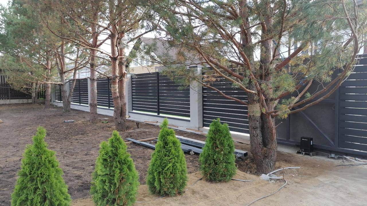 Забор-ранчо из металлопланкена 36м RAL7024 Серый Графит фото 6 в Самаре