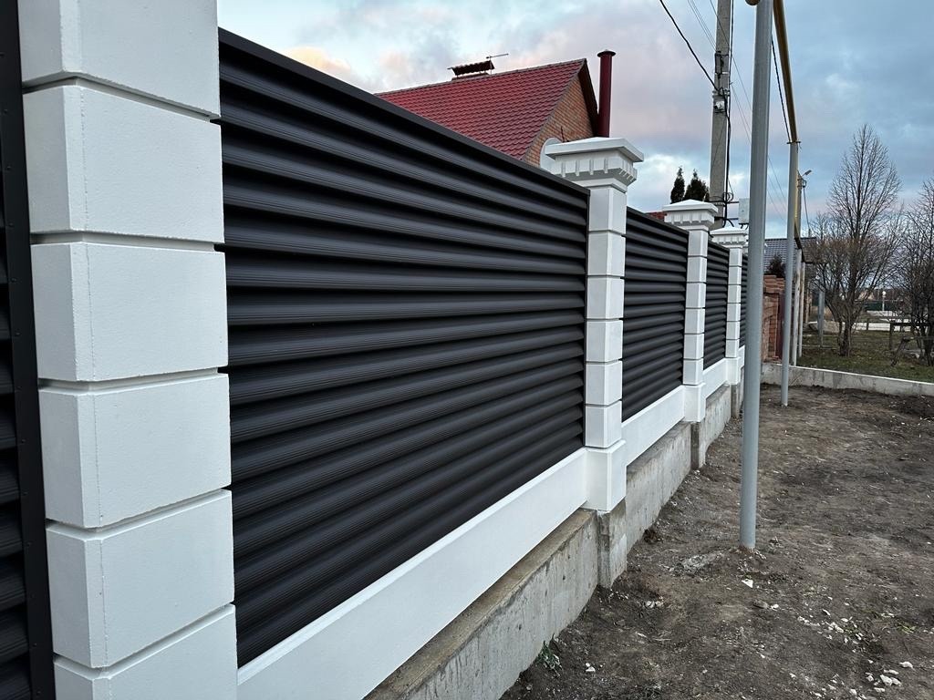 Забор из ламелей Еврожалюзи 35м RAL8019/8019 Темный Шоколад двусторонний MATTE в Самаре