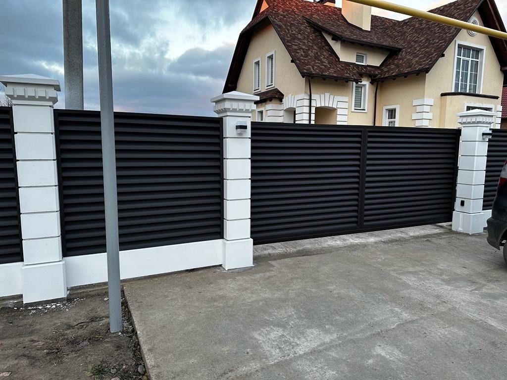 Забор из ламелей Еврожалюзи 35м RAL8019/8019 Темный Шоколад двусторонний MATTE фото 1 в Самаре