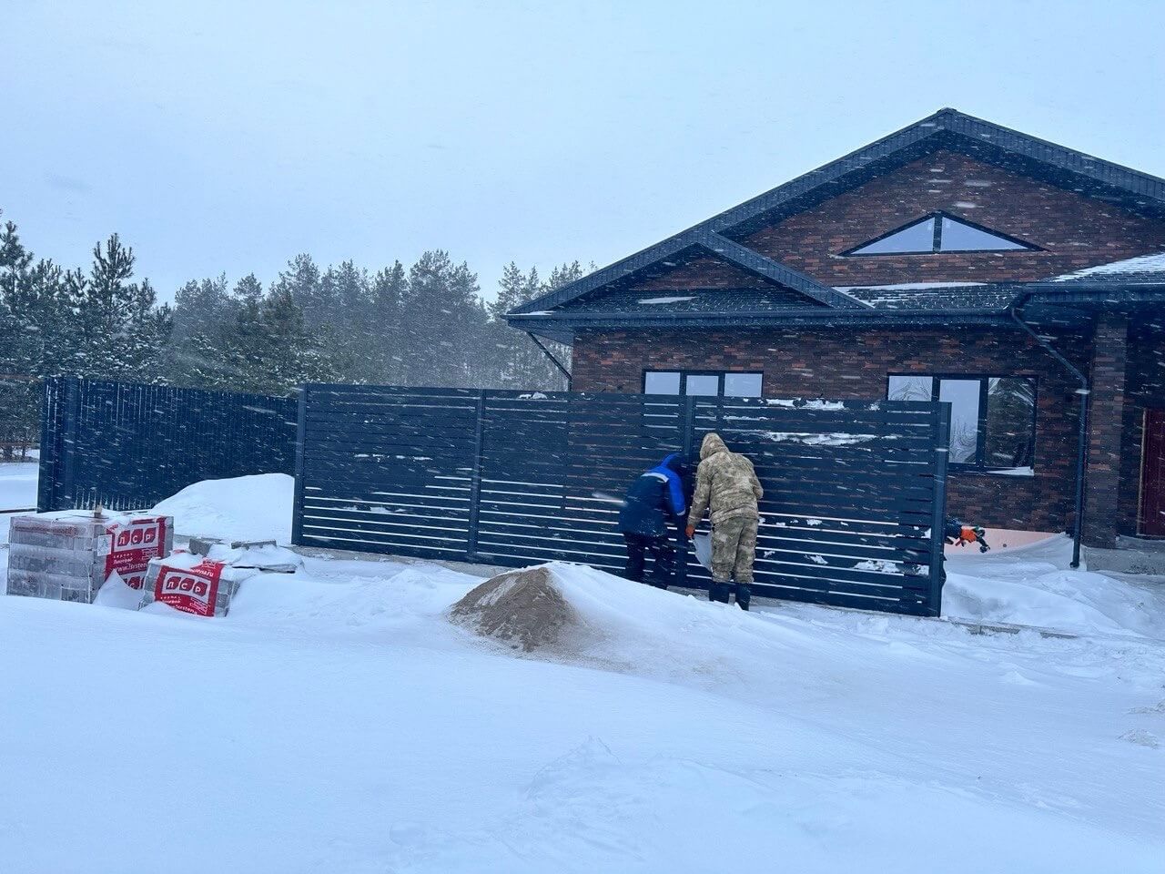 Забор-ранчо из металлопланкена 26м RAL7024 Серый Графит МАТТЕ фото 1 в Самаре
