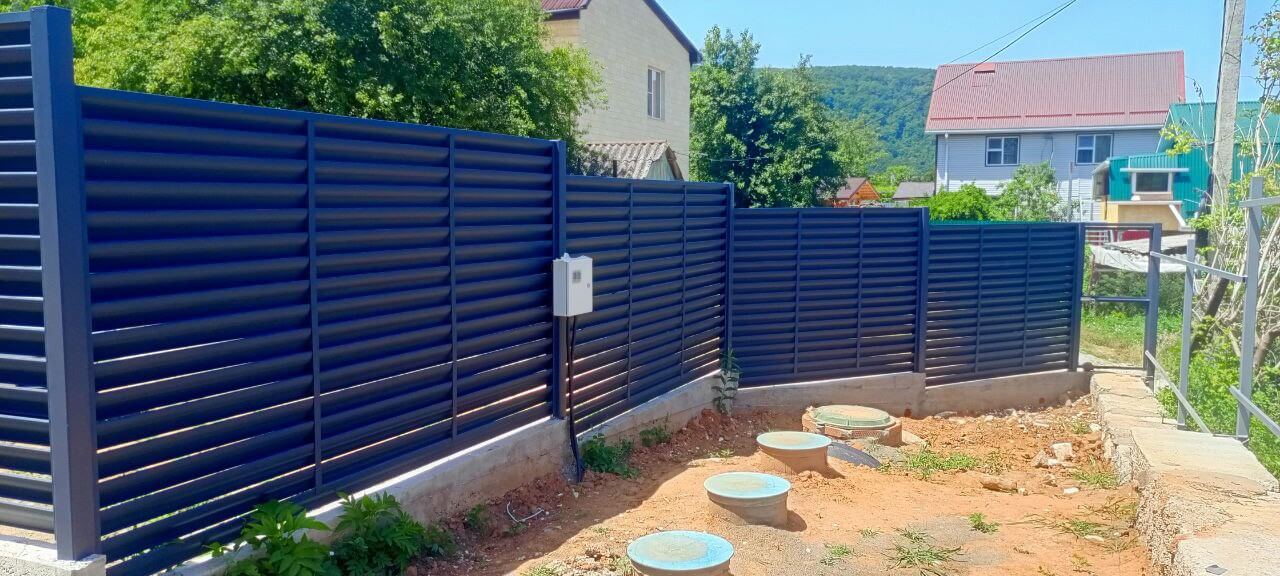 Забор-жалюзи из ламелей Еврожалюзи 53м RAL7024 Серый Графит МАТТЕ фото 2 в Самаре
