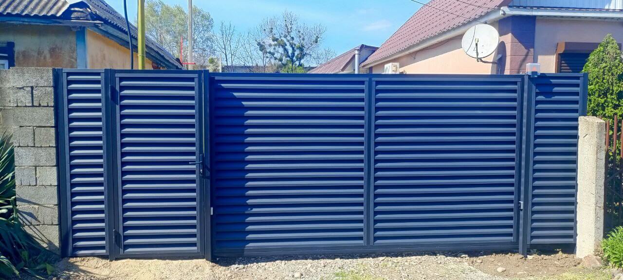 Забор-жалюзи из ламелей Еврожалюзи 53м RAL7024 Серый Графит МАТТЕ фото 1 в Самаре
