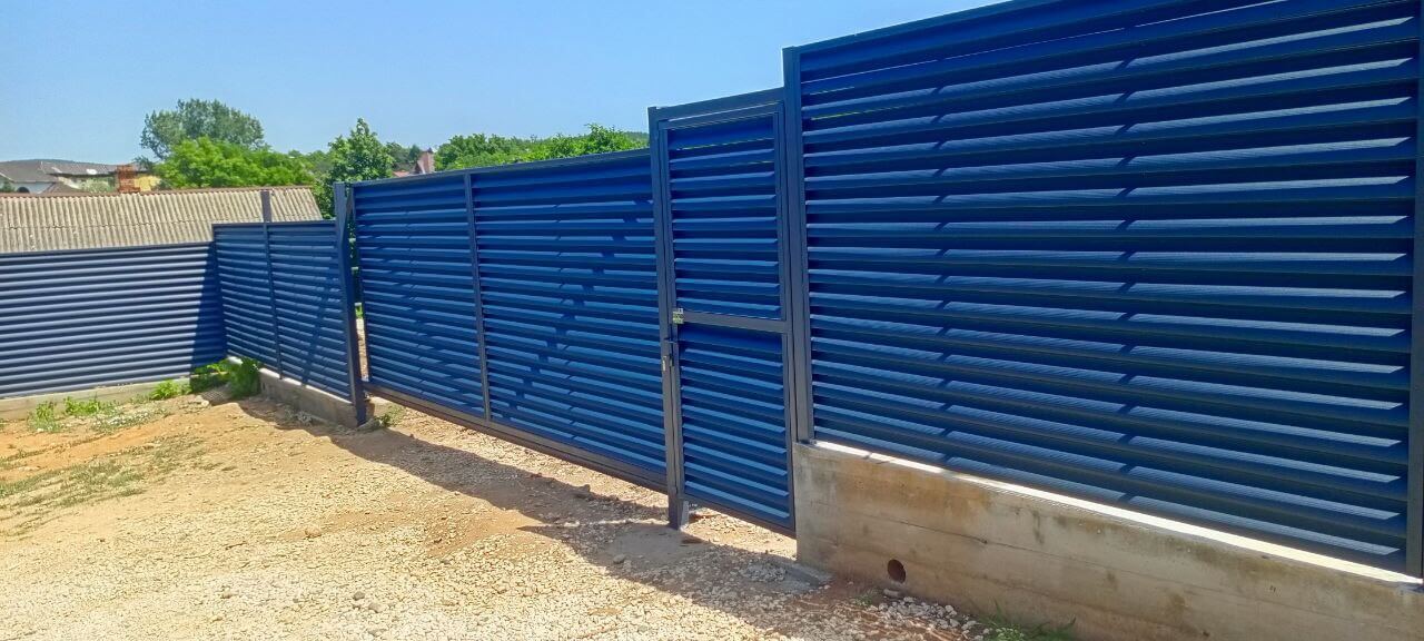 Забор-жалюзи из ламелей Еврожалюзи 53м RAL7024 Серый Графит МАТТЕ фото 15 в Самаре