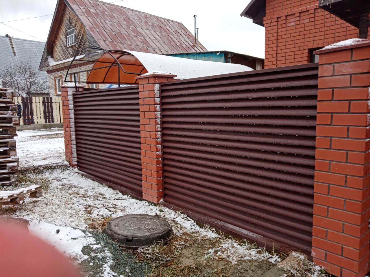 Забор из ламелей еврожалюзи 12м RAL8017/8017 Шоколад двусторонний МАТТЕ фото 3 в Самаре