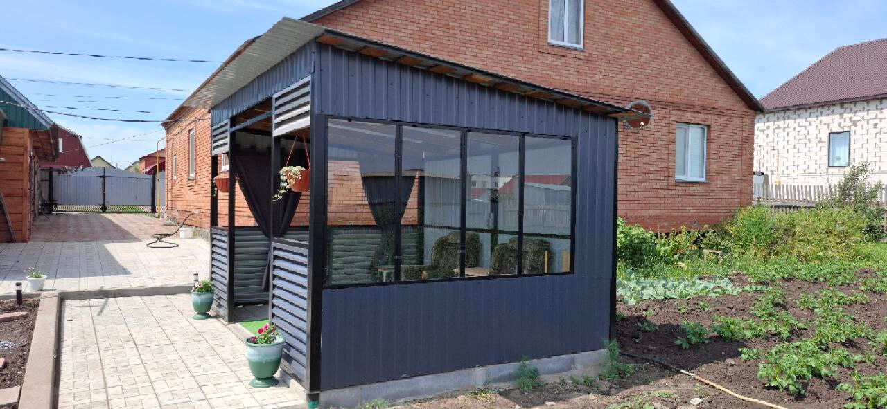 Беседка из ламелей ЭКО-Z и профнастила С-8 RAL7024 Серый Графит в Самаре