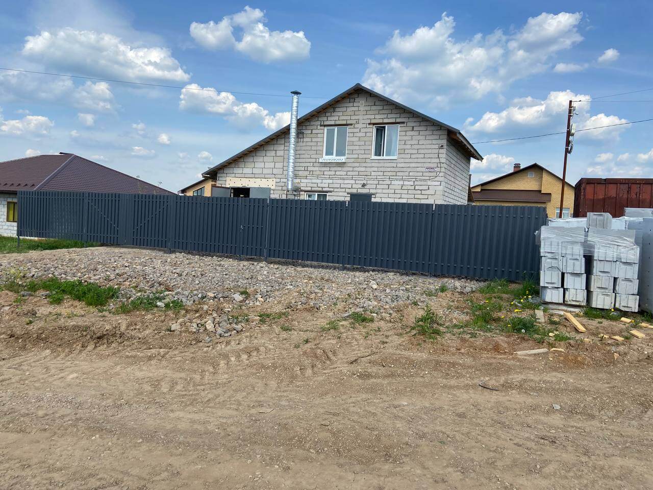 Забор из евроштакетника 16м RAL7024 Серый Графит фото 6 в Самаре