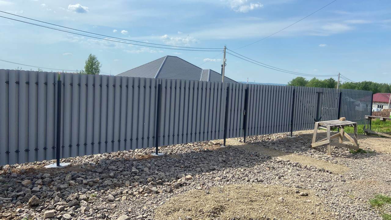 Забор из евроштакетника 16м RAL7024 Серый Графит фото 2 в Самаре