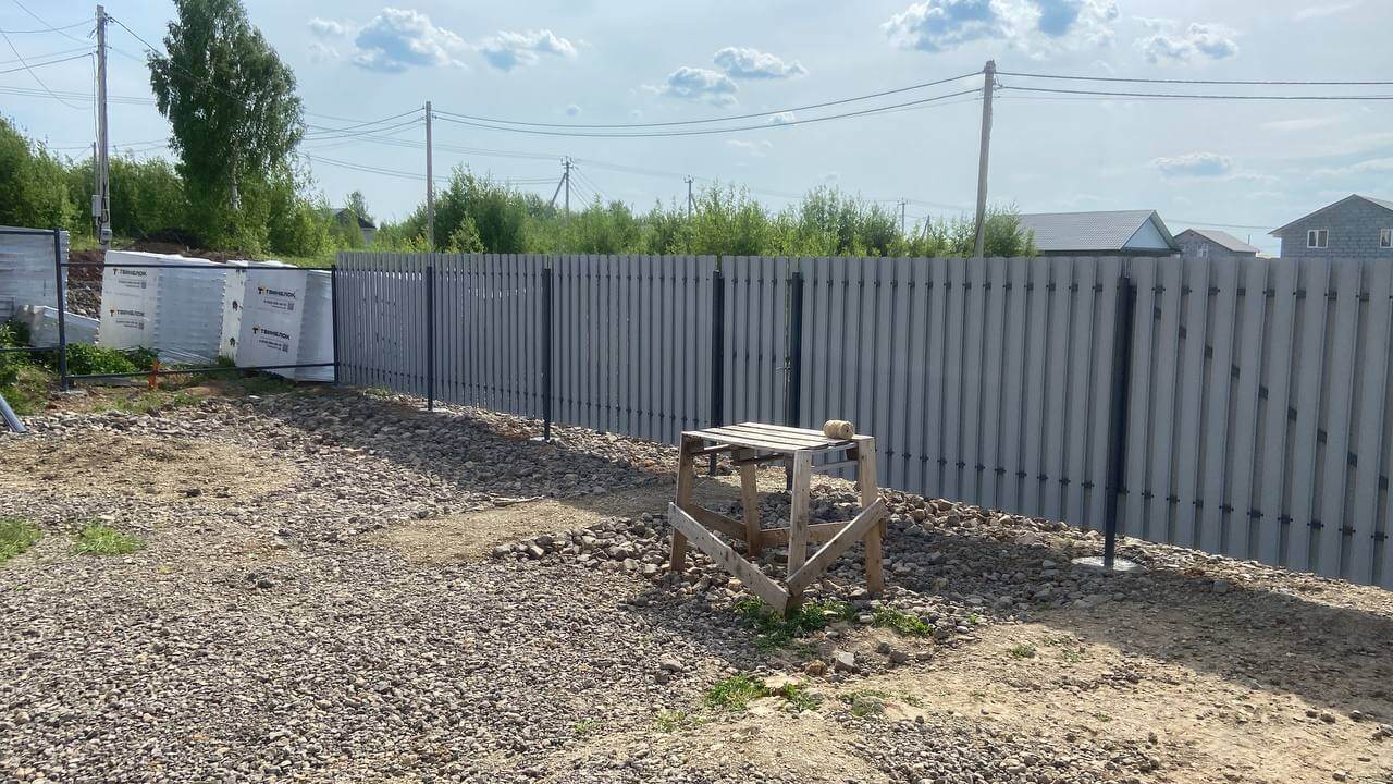 Забор из евроштакетника 16м RAL7024 Серый Графит фото 1 в Самаре