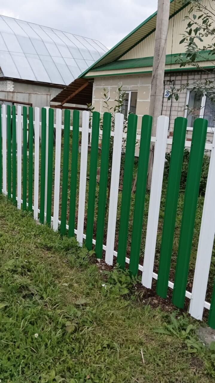 Забор из евроштакетника 10м RAL9003 Белый, RAL6029 Зеленая Мята фото 2 в Самаре