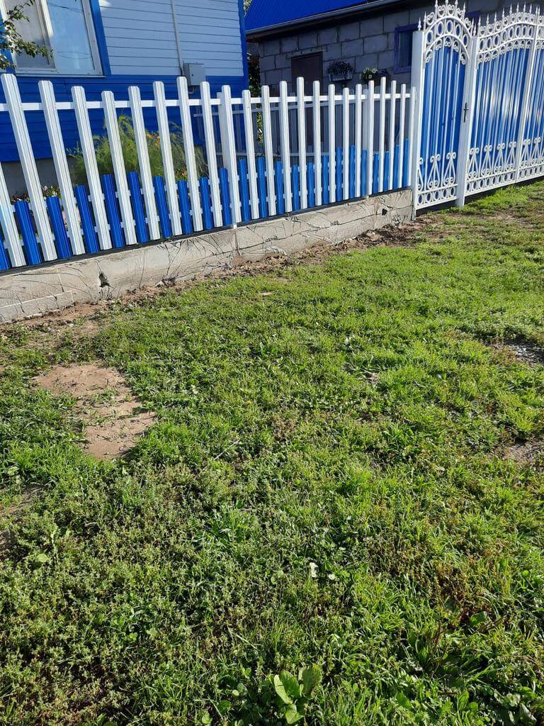 Забор из евроштакетника 14м RAL9003 Белый, RAL5005 Синий Сигнал фото 3 в Самаре