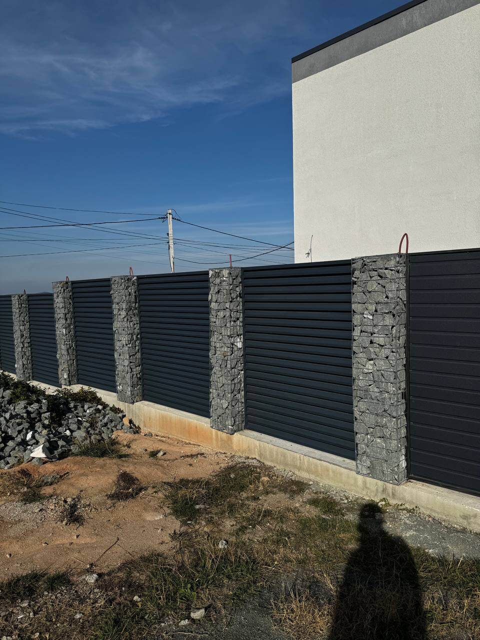 Забор-жалюзи из ламелей ЭКО-Z-US усиленных 36м RAL7024/7024 Серый Графит двусторонний МАТТЕ фото 6 в Самаре