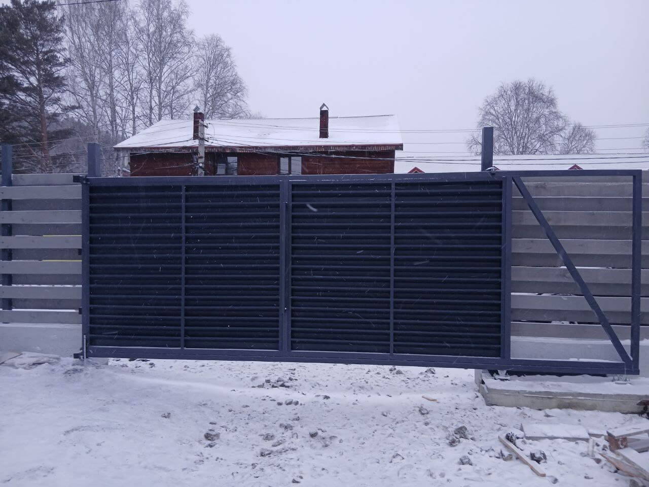 Входная группа из ламелей Хай-Тек RAL7024/7024 Серый Графит двусторонний МАТТЕ фото 17 в Самаре
