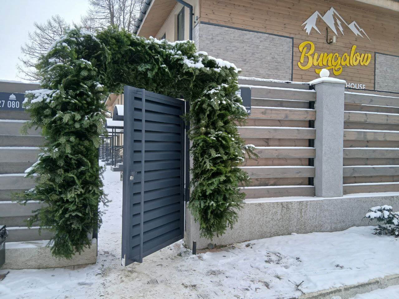 Входная группа из ламелей Хай-Тек RAL7024/7024 Серый Графит двусторонний МАТТЕ фото 15 в Самаре