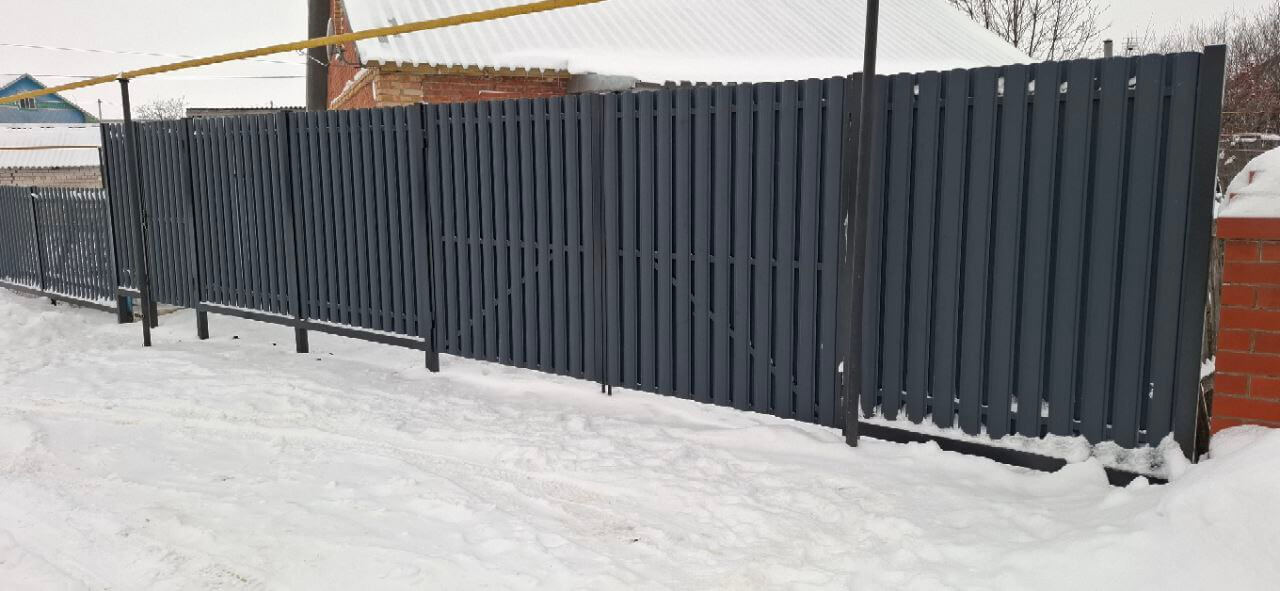 Забор из евроштакетника 27м RAL7024 Серый Графит МАТТЕ в Самаре