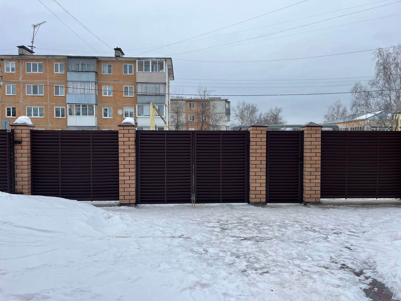 Забор-жалюзи из ламелей ЭКО-Z 87м RAL8017/8017 Шоколад двусторонний МАТТЕ фото 1 в Самаре