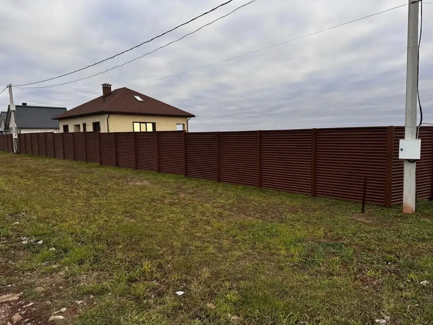 Забор-жалюзи из ламелей ЭКО-Z 58м Темный Дуб 3D Принтек фото 2 в Самаре