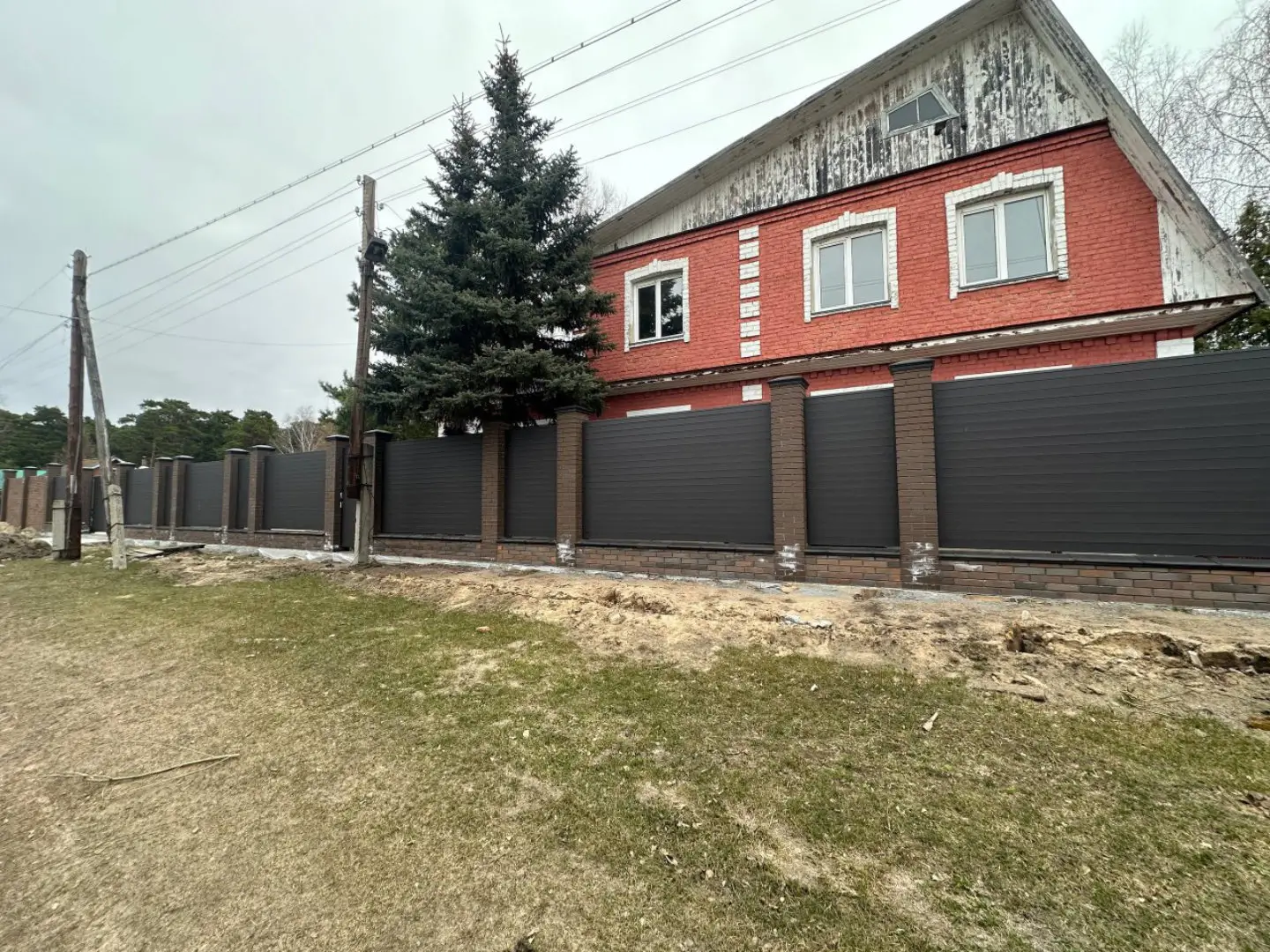 Забор-ранчо из металлического планкена 28м RAL8019 Темный Шоколад МАТТЕ фото 2 в Самаре